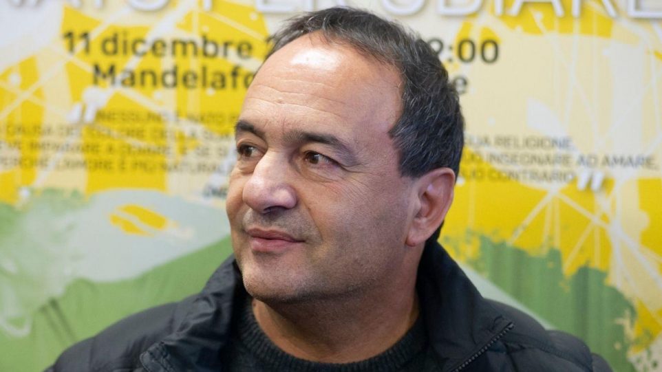 Mimmo Lucano Condannato Per Il Modello Riace Come Funziona Il