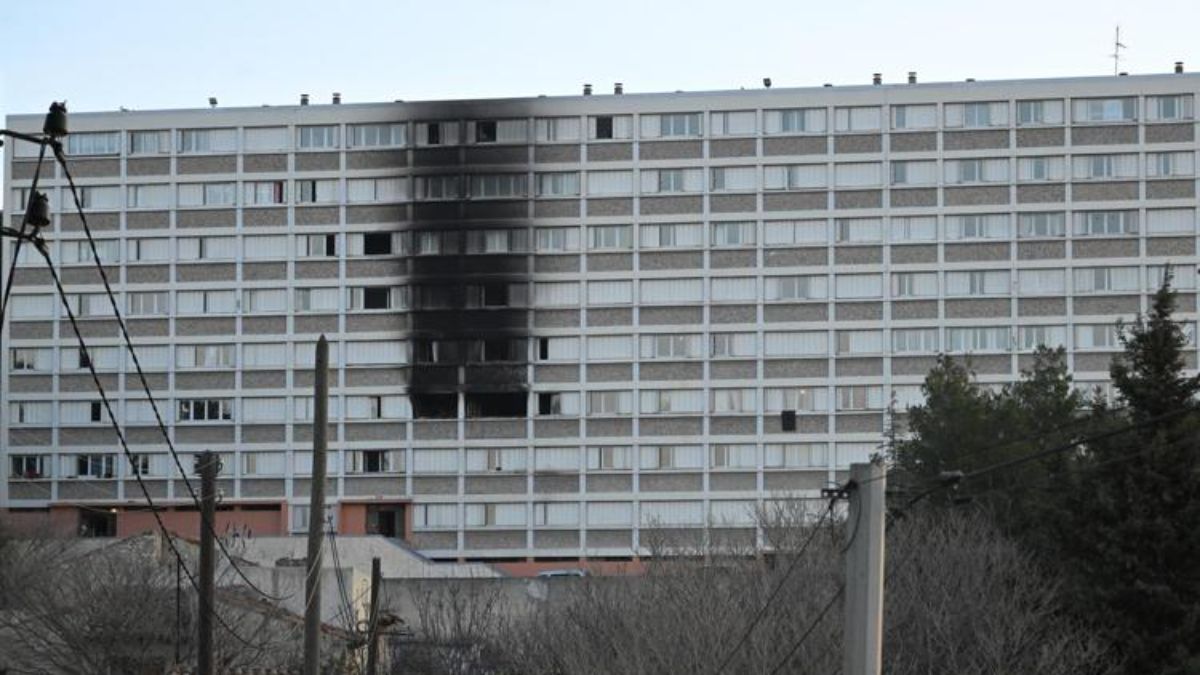 Incendio In Un Palazzo A Marsiglia Muore Bambino Di Anni