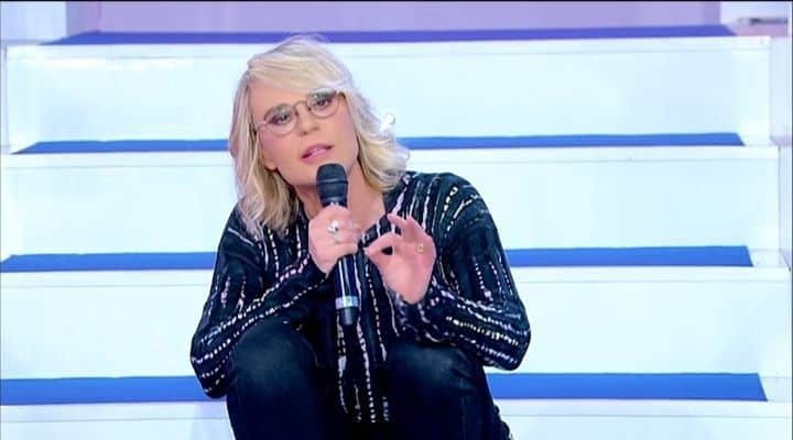 "Qual è il problema?" Maria De Filippi perde le staffe ...