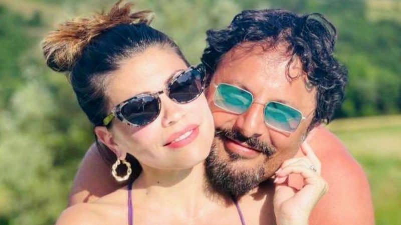 Enrico Brignano e Flora Canto genitori: è nato Niccoló. Le ...