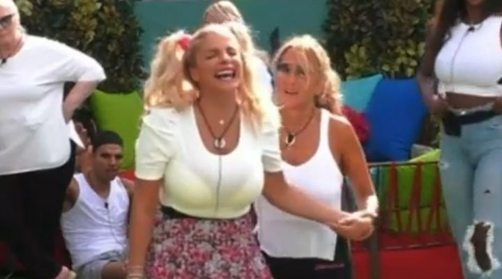 Francesca Cipriani In Lacrime Al Gf Vip Per Il Messaggio Del Fidanzato La Sua Reazione Divide Il Web