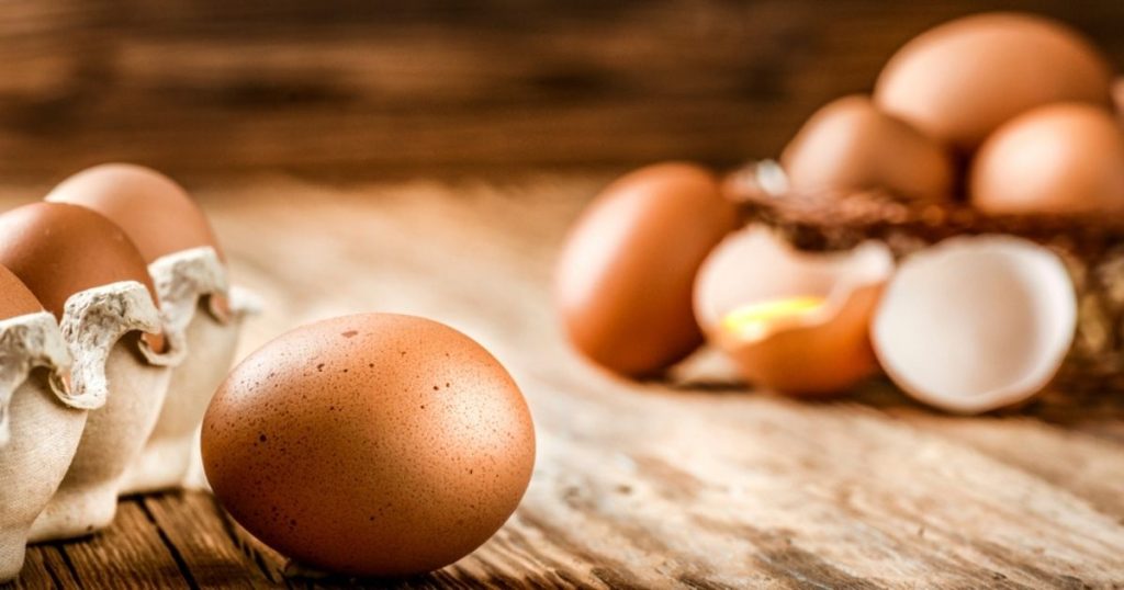 Uova e farina: i prezzi salgono vertiginosamente in vista del Carnevale, tra le cause l'influenza aviaria