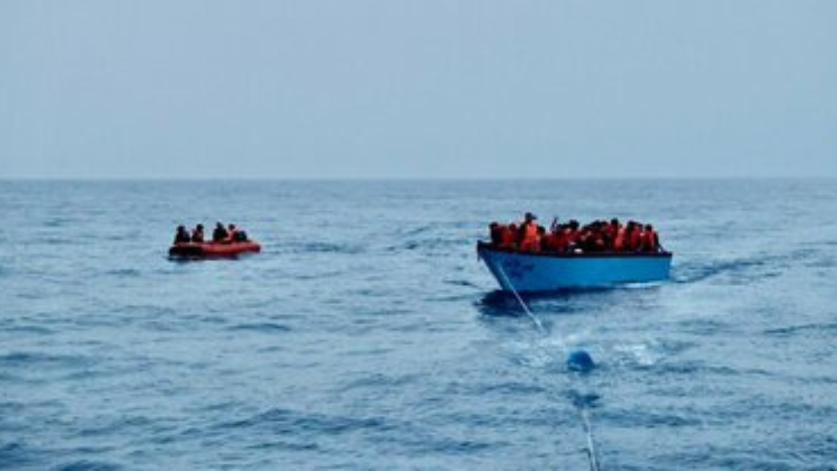 Strage di migranti nel Mar Jonio: un solo corpo ritrovato, 64 dispersi. Il racconto dei pochi superstiti