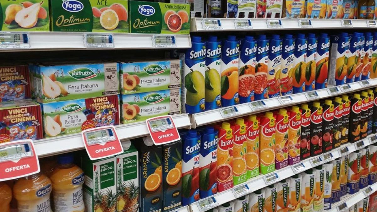 Succhi di frutta, ecco i migliori e i peggiori al supermercato (tra pesticidi e micotossine). La classifica
