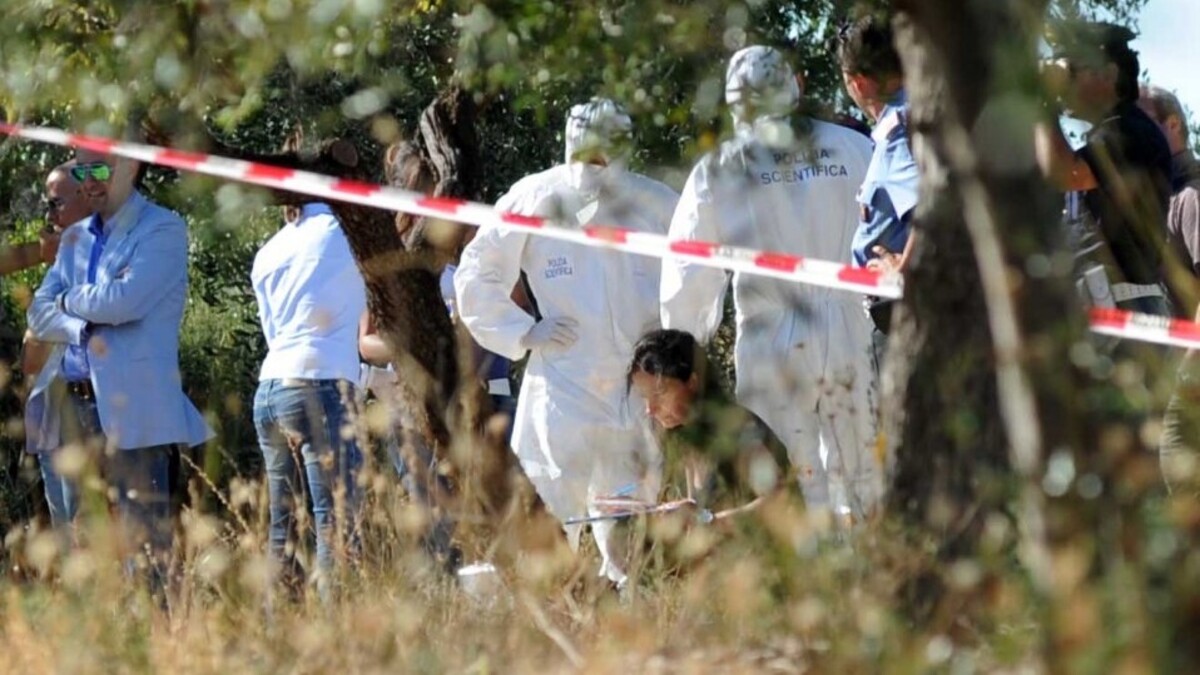 La terribile scoperta: trova cadavere in campagna, la polizia indaga: “Non è escluso l’omicidio”