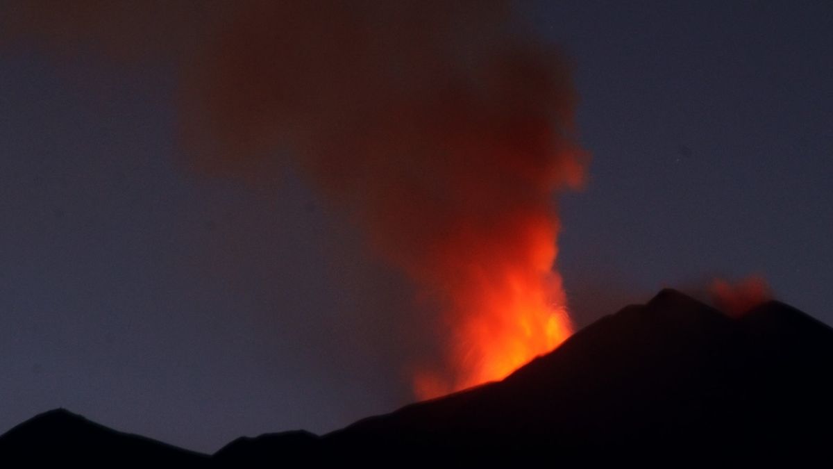 Etna diminuisce 