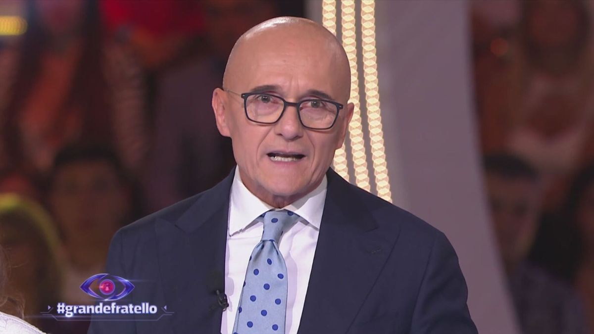 Grande Fratello, morto l’autore Nicola Fuiano: il ricordo di Signorini in diretta