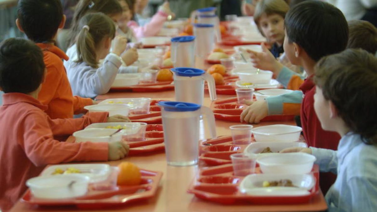 Firenze, sospetta salmonellosi nelle scuole: mense chiuse, 60 bambini al pronto soccorso e 10 ricoverati