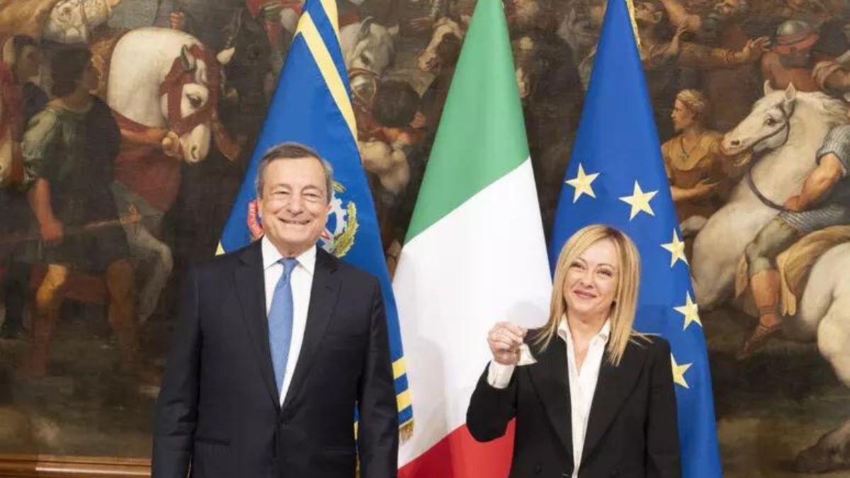 Meloni invita Draghi nei prossimi giorni a Palazzo Chigi: “Confronto sul futuro dell’Europa”