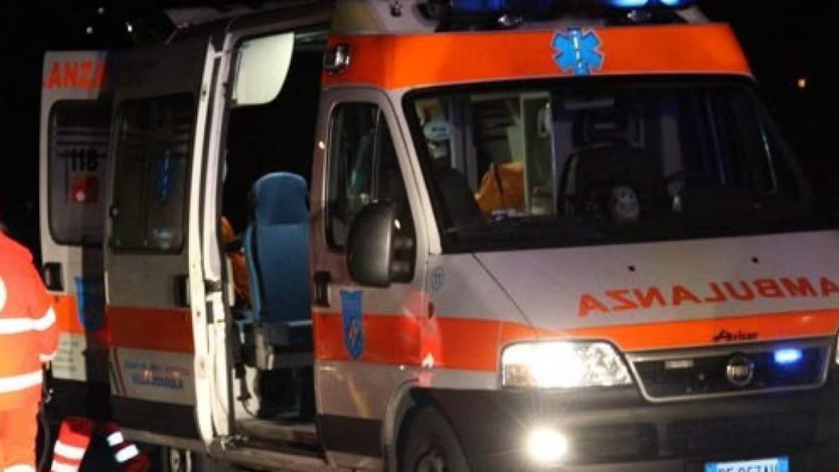 Scooter investe bimbo di 3 anni, il conducente si dà alla fuga: grave incidente a Pozzuoli