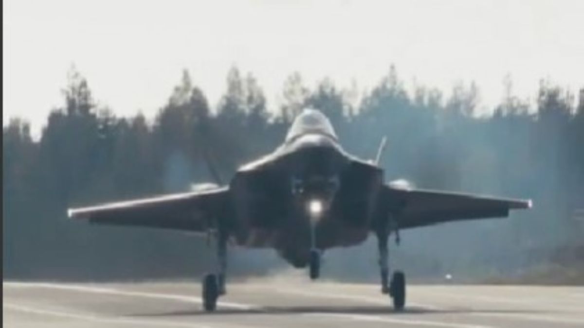 Il caccia atterra in autostrada: l’incredibile video del nuovo superjet F 35