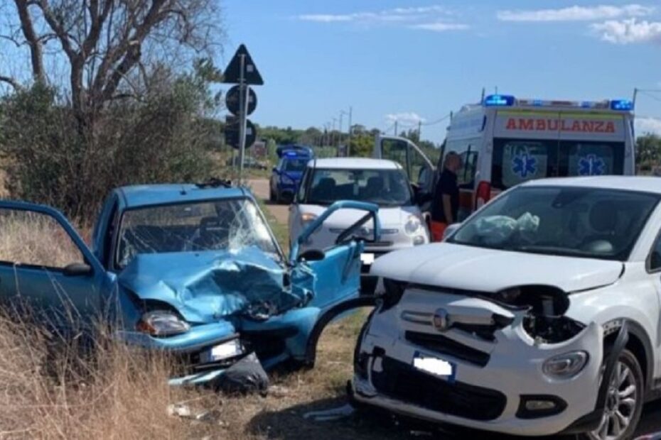 Incidente sulla litoranea salentina, due feriti: scoppia lite sul posto