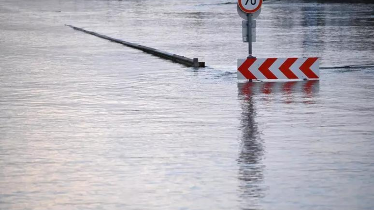 Allerta rossa in Emilia Romagna. Esondati il Senio e l’Idice, evacuazioni a Bologna e Budrio. Alluvione a Modigliana: “Fiume esploso”