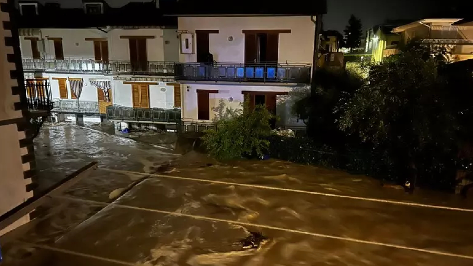 Esonda il torrente nel pratese, disposta l’evacuazione