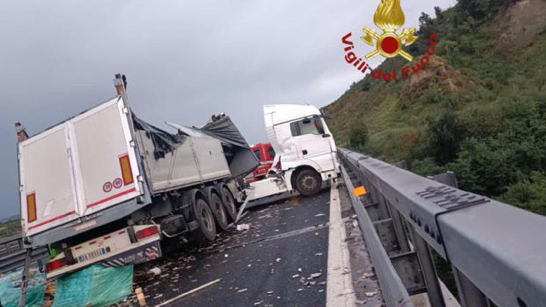 Spaventoso incidente in autostrada: “Tutto bloccato”