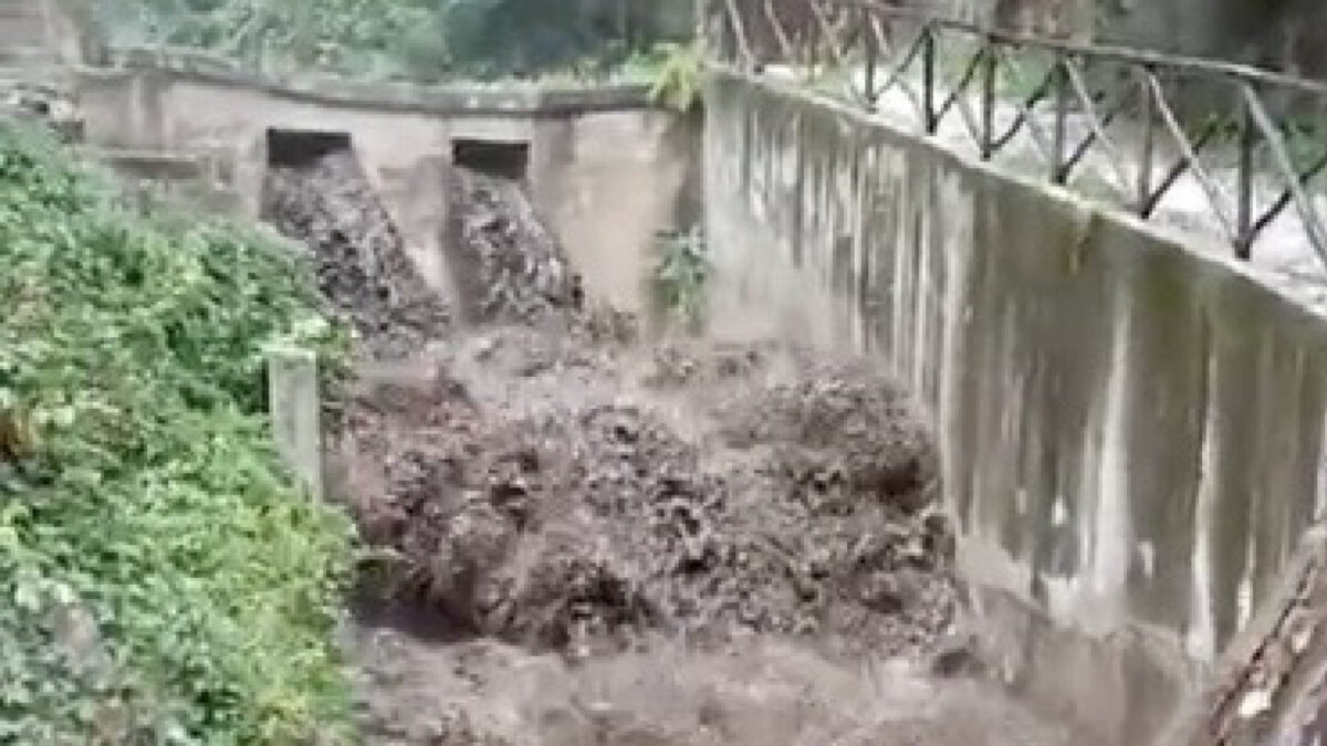 Bomba d’acqua nel Salernitano: allagamenti e disagi, scatta l’allarme ad Atrani