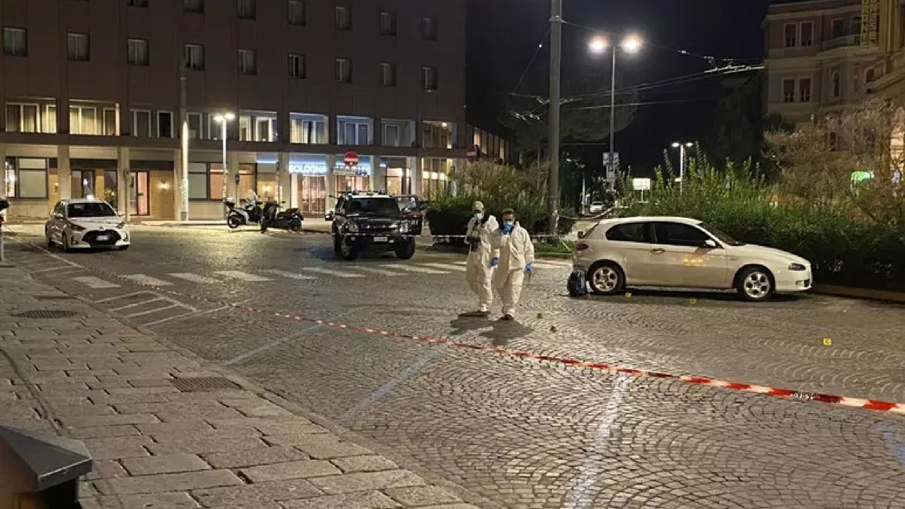 Bologna, accoltellato a morte un giovane vicino alla stazione