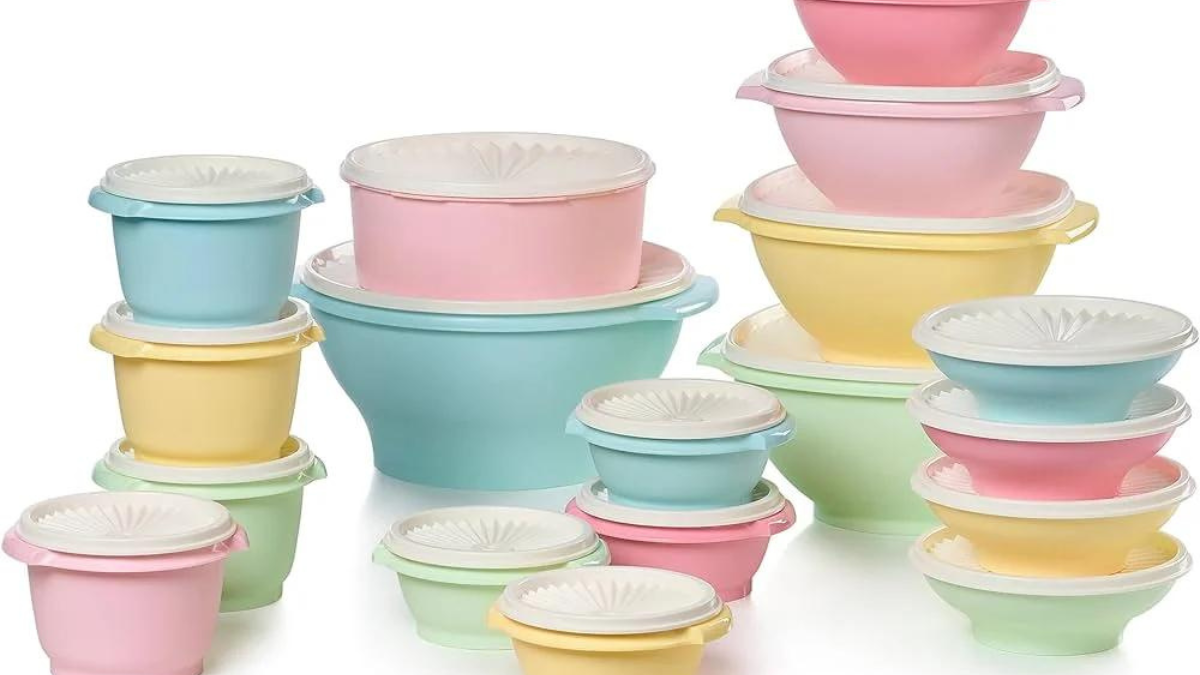 Crisi Tupperware, la multinazionale dei contenitori alimentari è in bancarotta. Cos’è successo