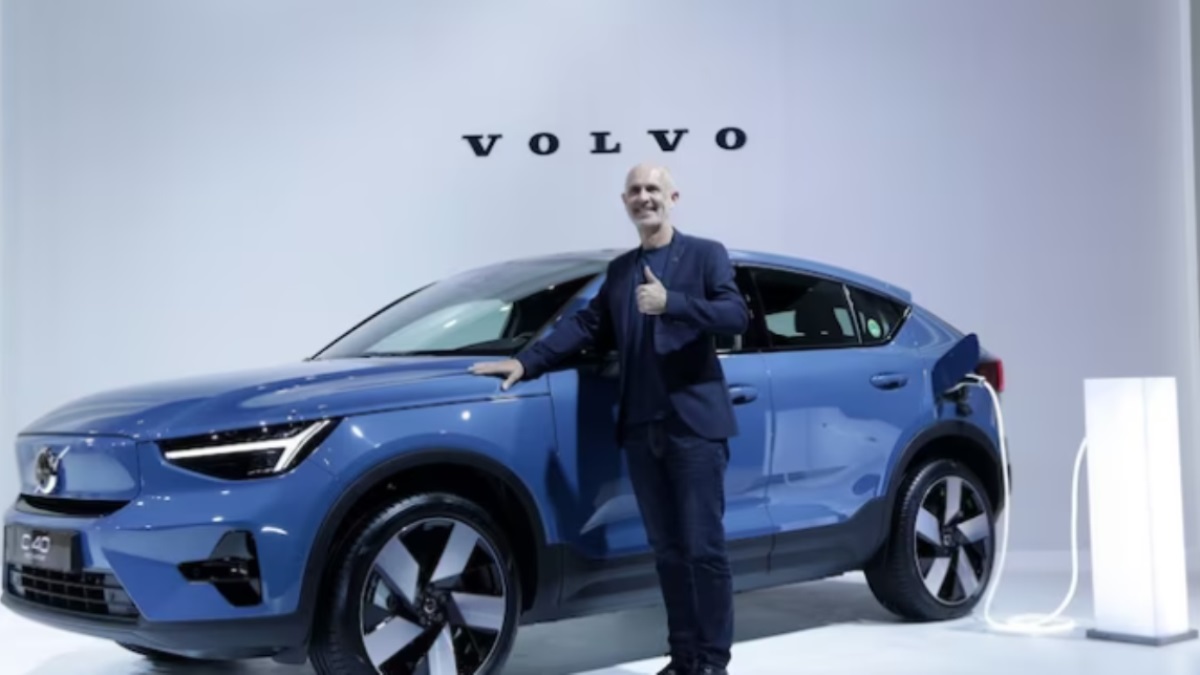 Volvo, retromarcia sulle auto elettriche: abbandonato l’obiettivo del 2030. “Decrescita della domanda”