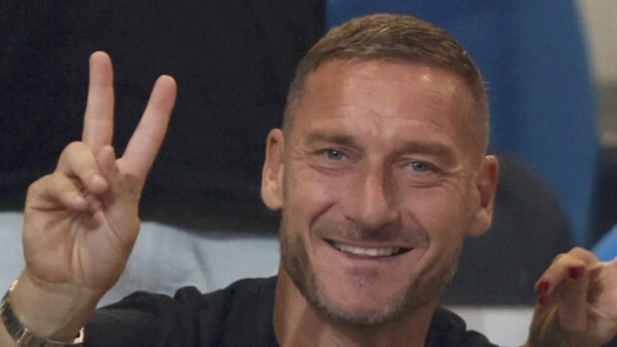 Bomba su Totti, “Ecco con chi tradisce Noemi, una giornalista famosissima”