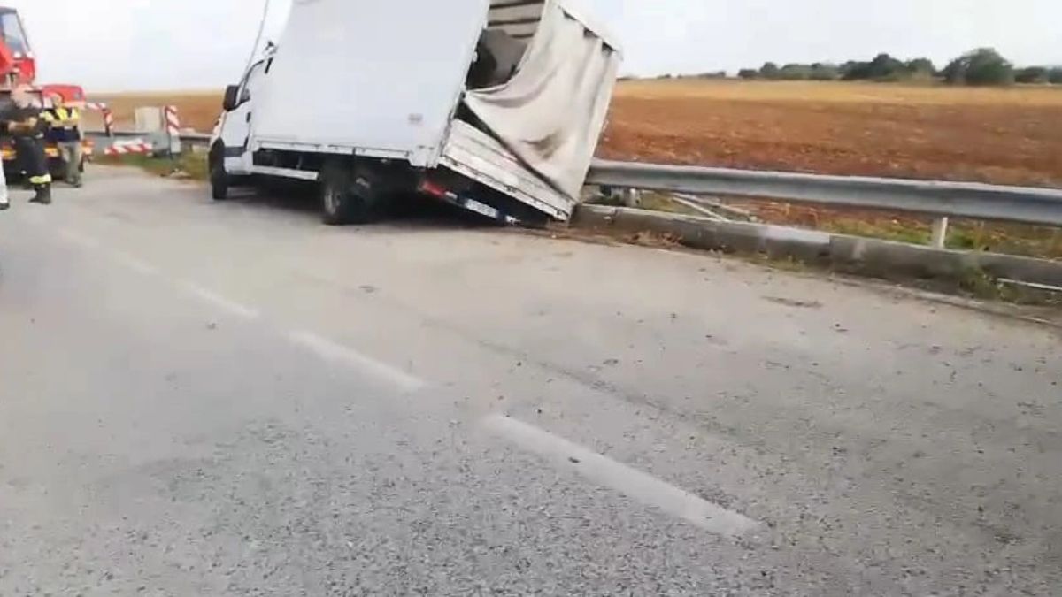 Drammatico incidente lungo la statale 16: morti due giovani ambulanti