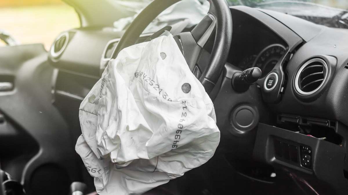 Stellantis, airbag che esplodono: avviata la class action