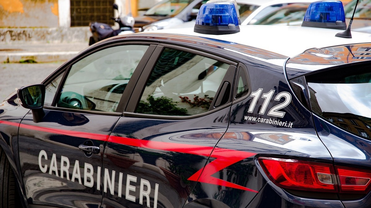 13enne caduta dal tetto di un palazzo, la sorella: “L’ha buttata giù lui”