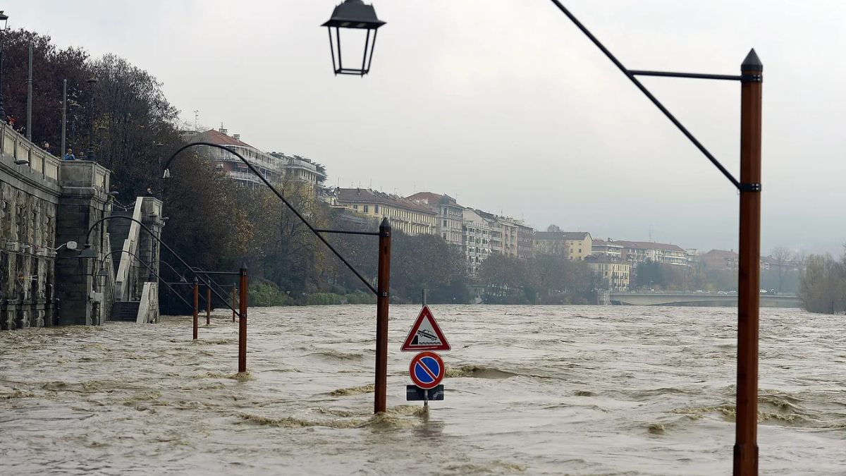 Ferrara ancora sott’acqua: allerta rossa per l’esondazione del Po