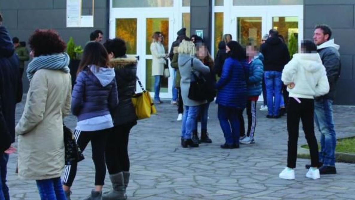 Furto da oltre 100mila euro in una scuola: arrestato direttore amministrativo