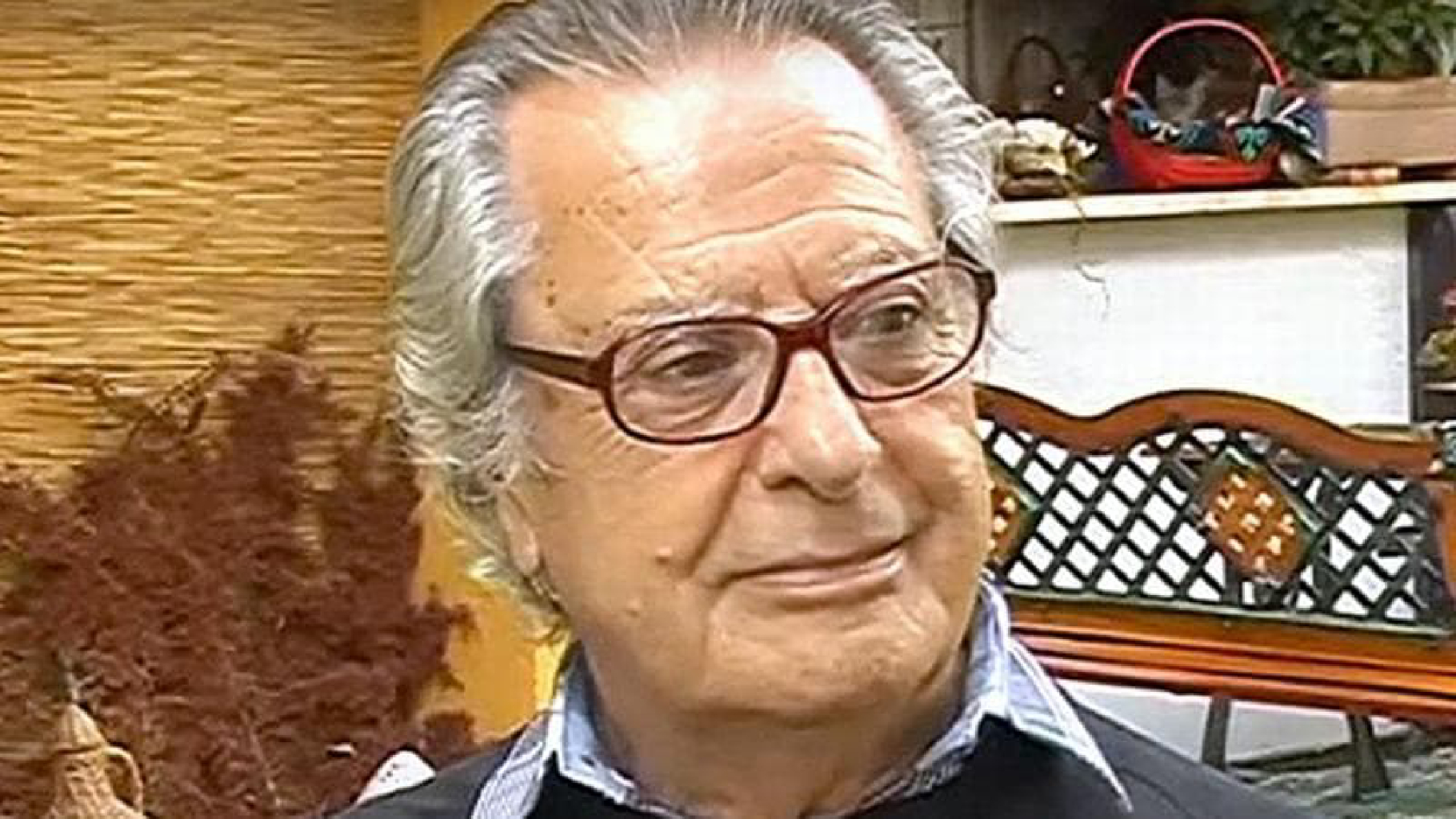 Televisione in lutto, addio a Enzo Stinchelli: grandi interviste ai grandi dello spettacolo