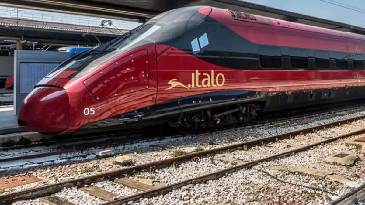 Treno fermo tra Roma e Firenze: tutto bloccato, ancora una volta