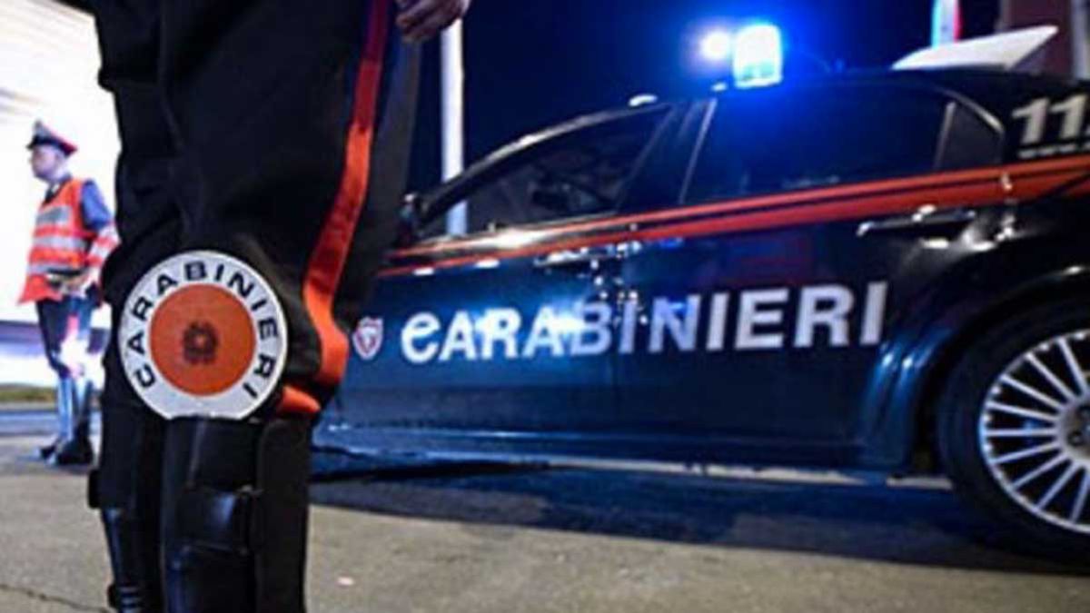 Ucciso a coltellate in pieno centro