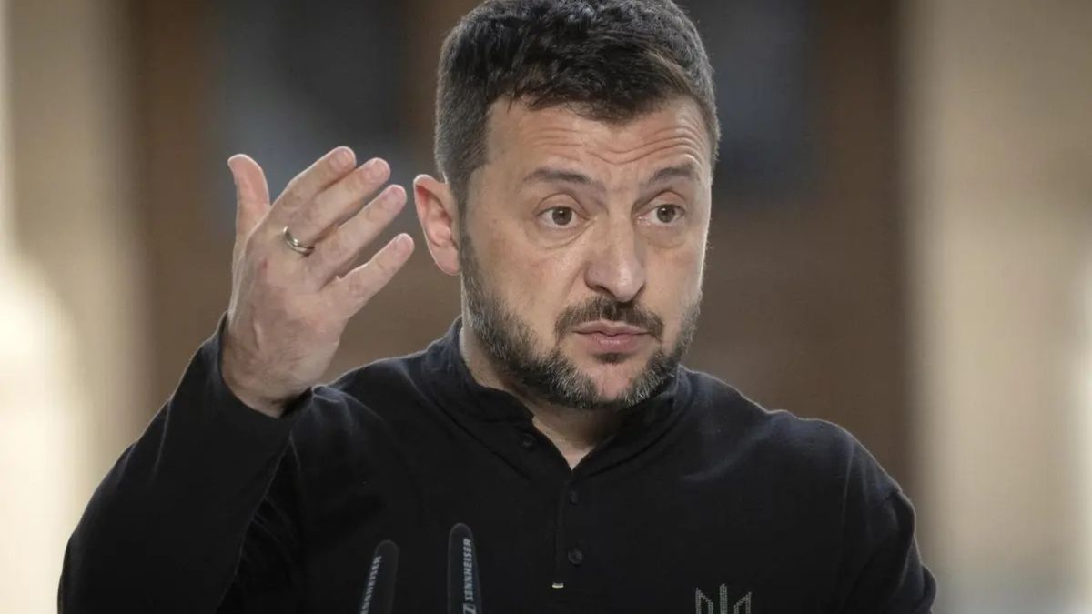 L’annuncio di Zelensky: “Tregua possibile con l’Ucraina sotto ombrello della Nato”