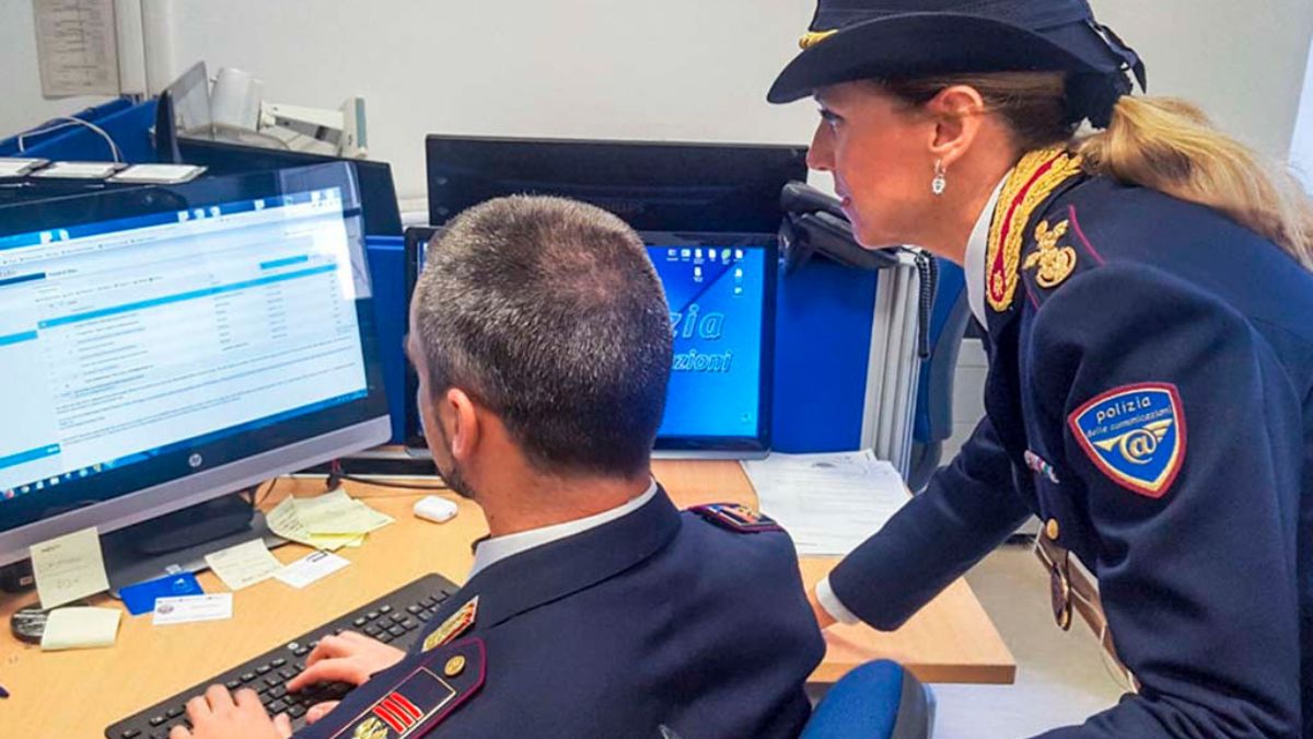 Pirateria audiovisiva, maxi blitz della polizia: perquisizioni in 15 regioni italiane