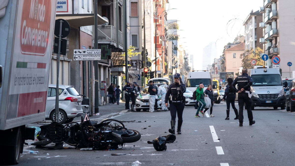 Carambola mortale fra auto, motocicletta e bici: tragedia sconvolgente