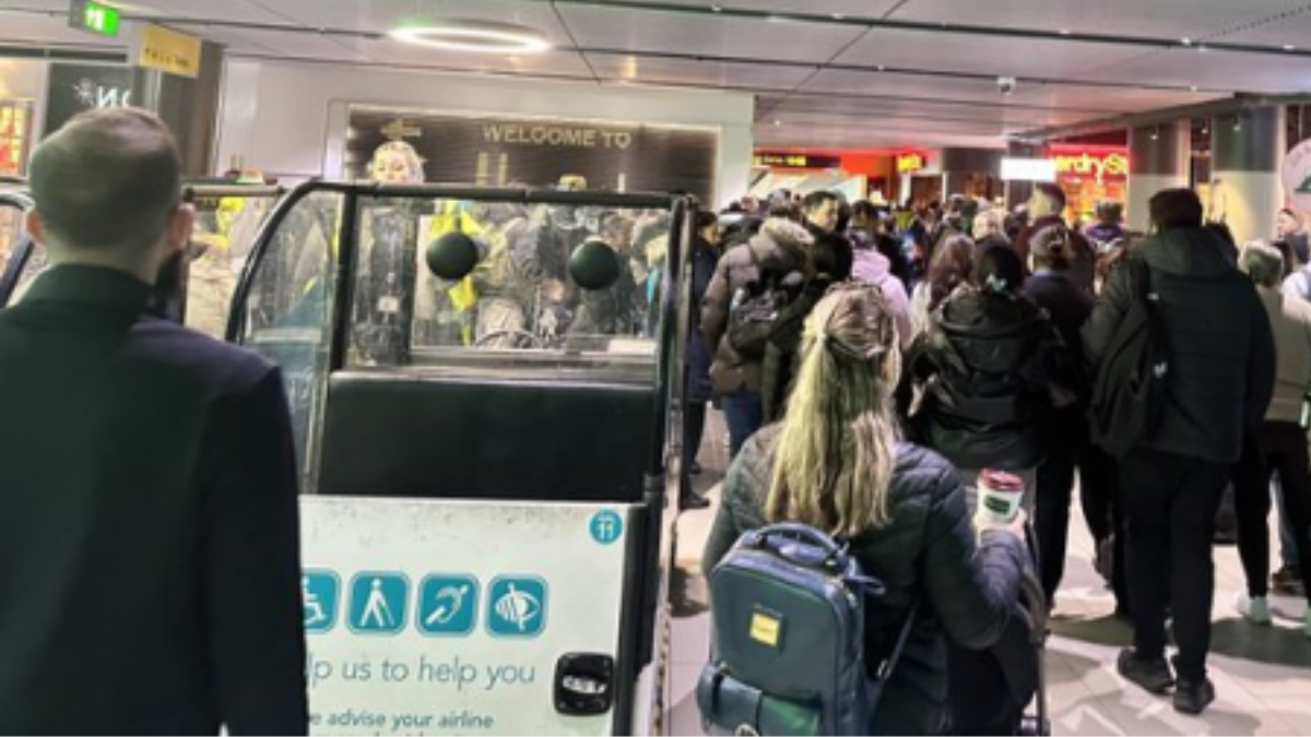 Evacuato l’aeroporto di Gatwick: trovato un “bagaglio sospetto”