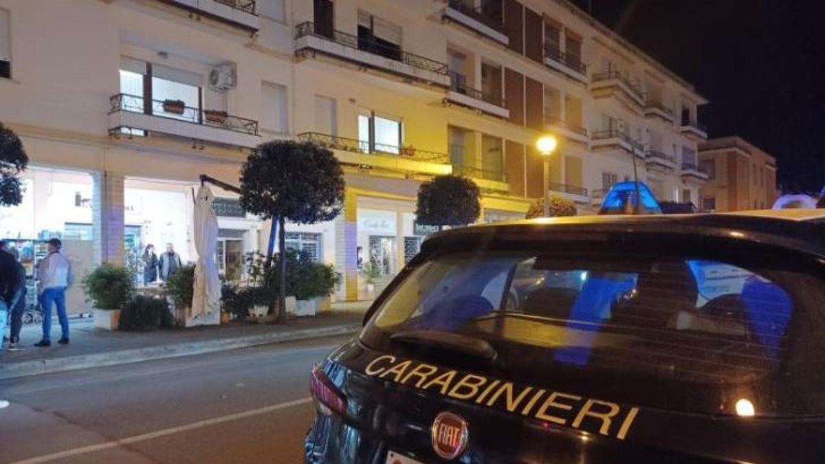 Dimentica le chiavi di casa e tenta di rientrare dal balcone: 74enne cade e muore