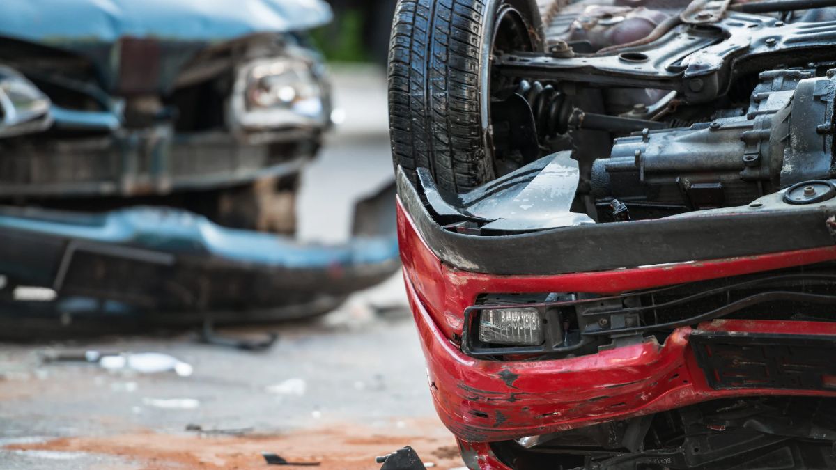 Auto guidata da giovane gelese si scontra con un cavallo