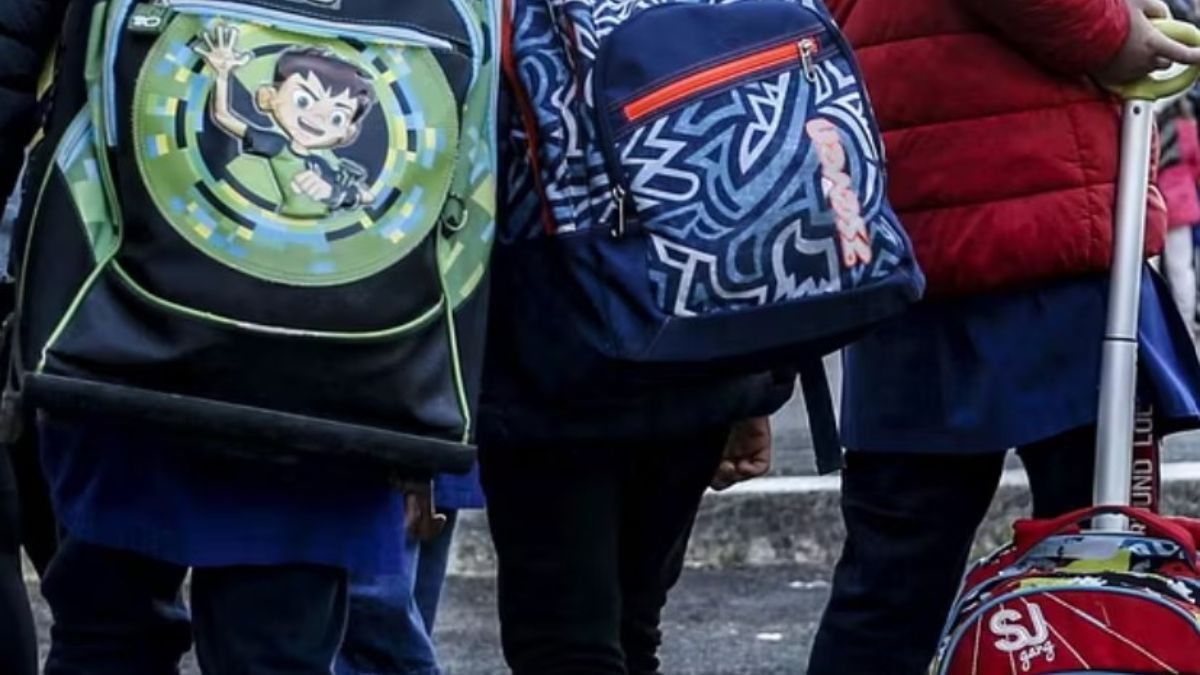 “Dov’è mio figlio?”. Va a prenderlo a scuola ma il bimbo è scomparso: poi l’assurda scoperta