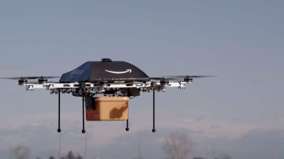 I pacchi Amazon vi arrivano in casa… con il drone! Novità assoluta per l’Italia: funziona così