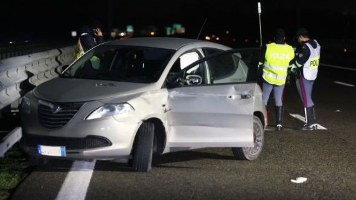 Scende dall’auto e viene travolto: dramma a Manerbio, morto un 43enne