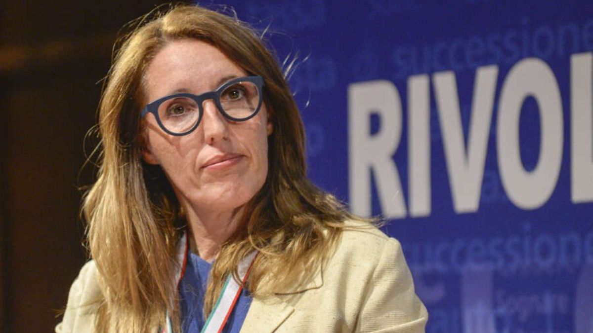 Elena Donazzan, l’eurodeputata di FdI minacciata di morte dopo lo scontro con i trapper Niky Savage e Simba La Rue: “Non mi faccio intimorire”