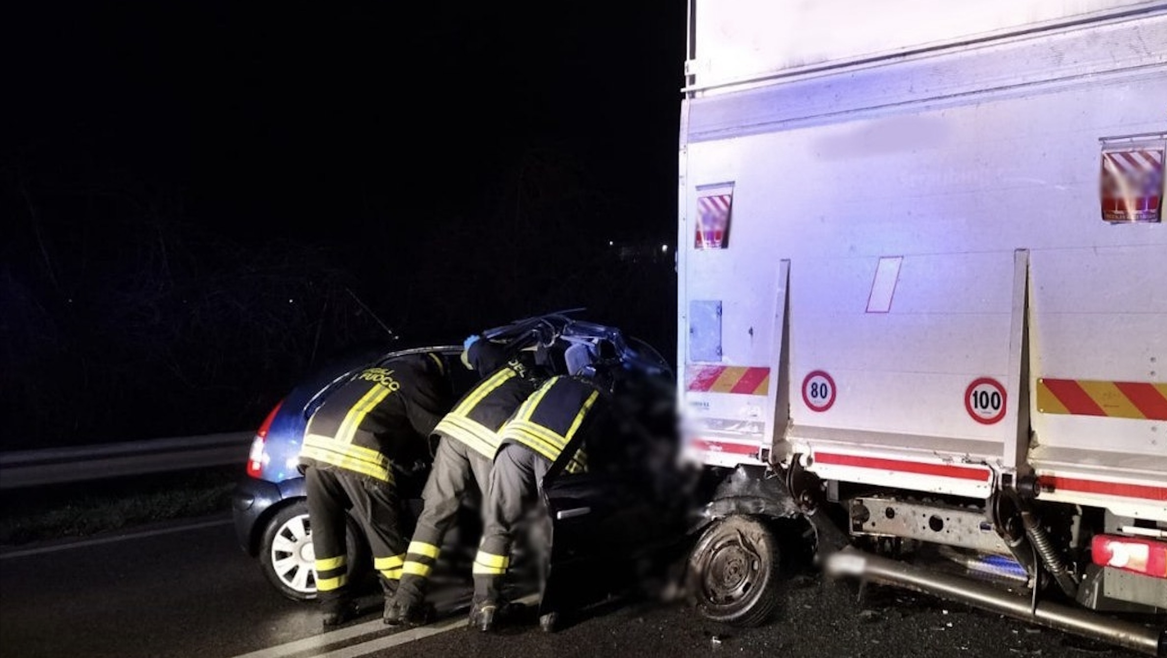 Cantiano, incidente tra auto e camion: un morto