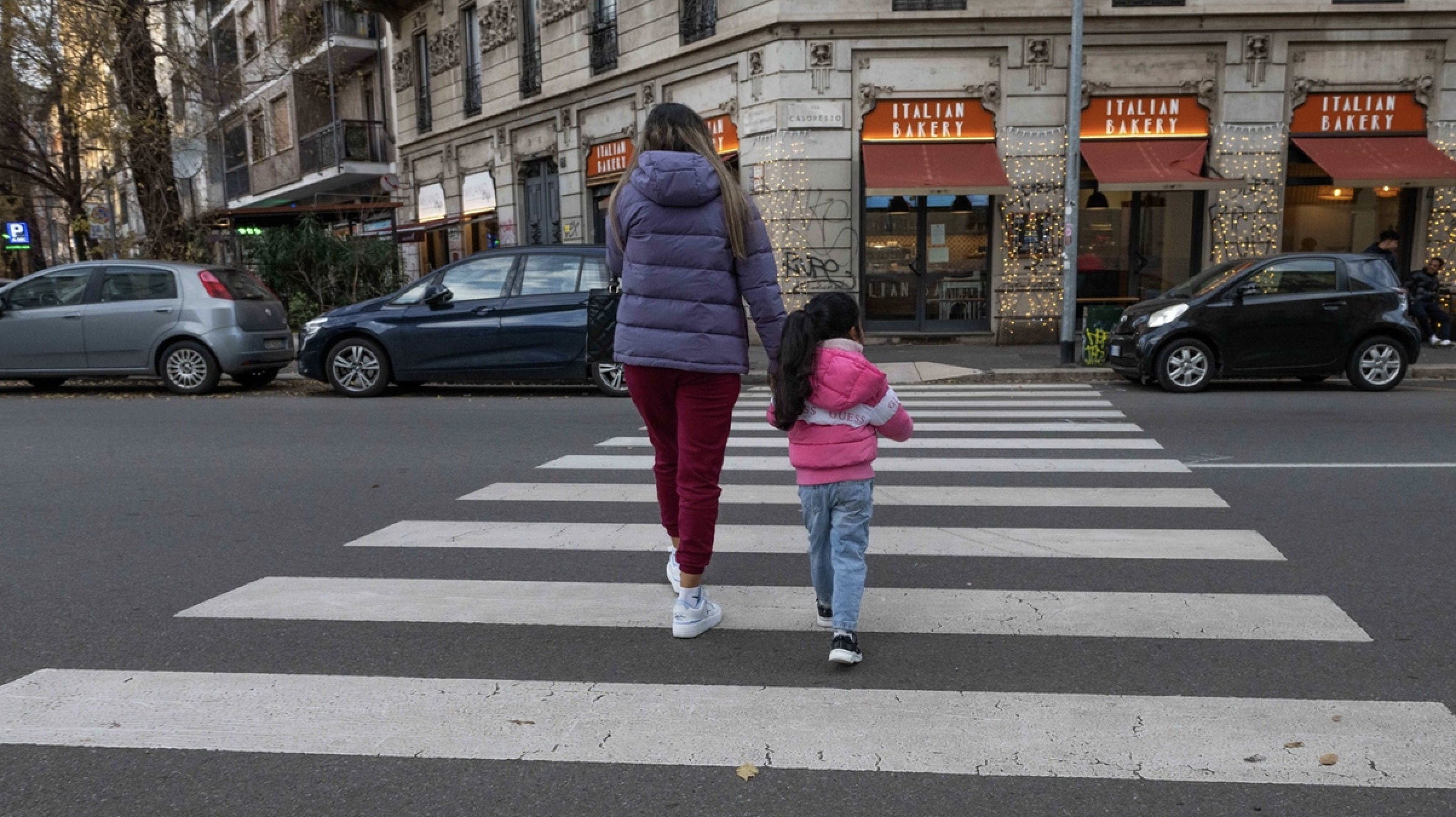 Angelo, chi è il dirigente comunale che ha travolto la bimba nel passeggino sulle strisce per poi scappare