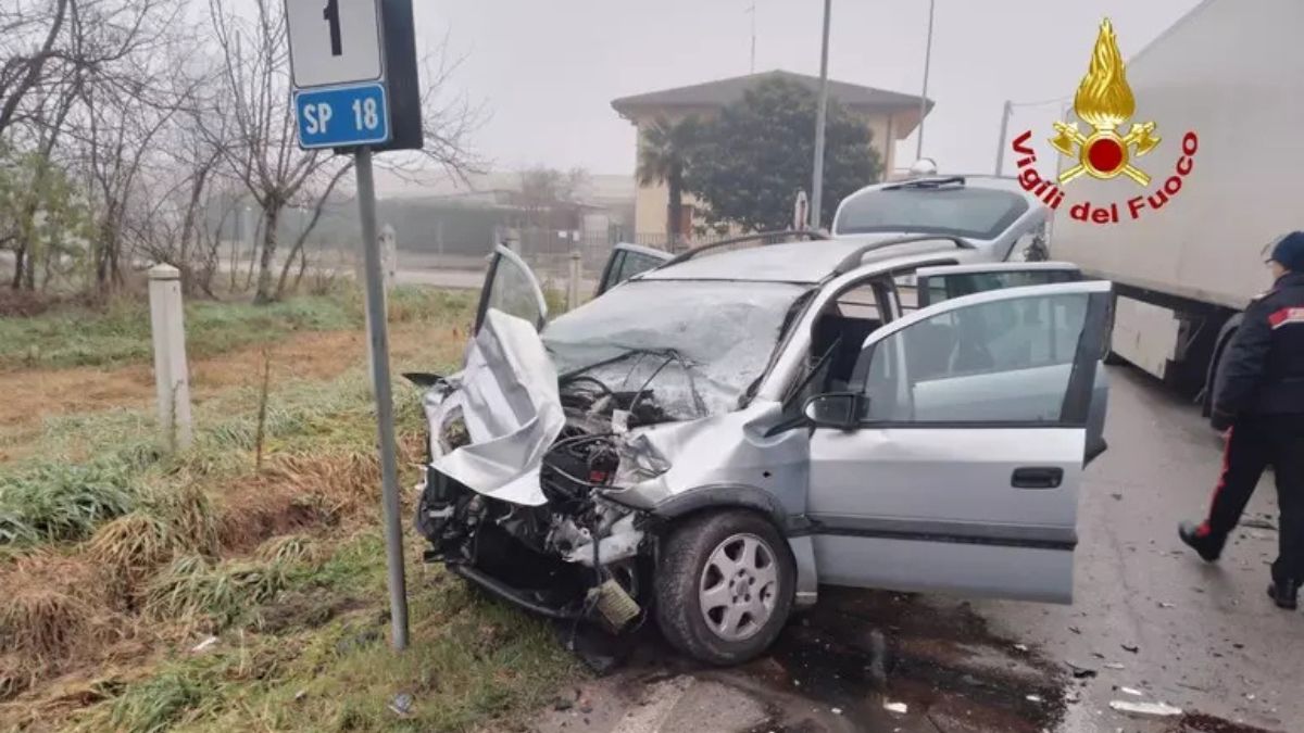 Frontale tra automobile e camion, morto un uomo nel Padovano