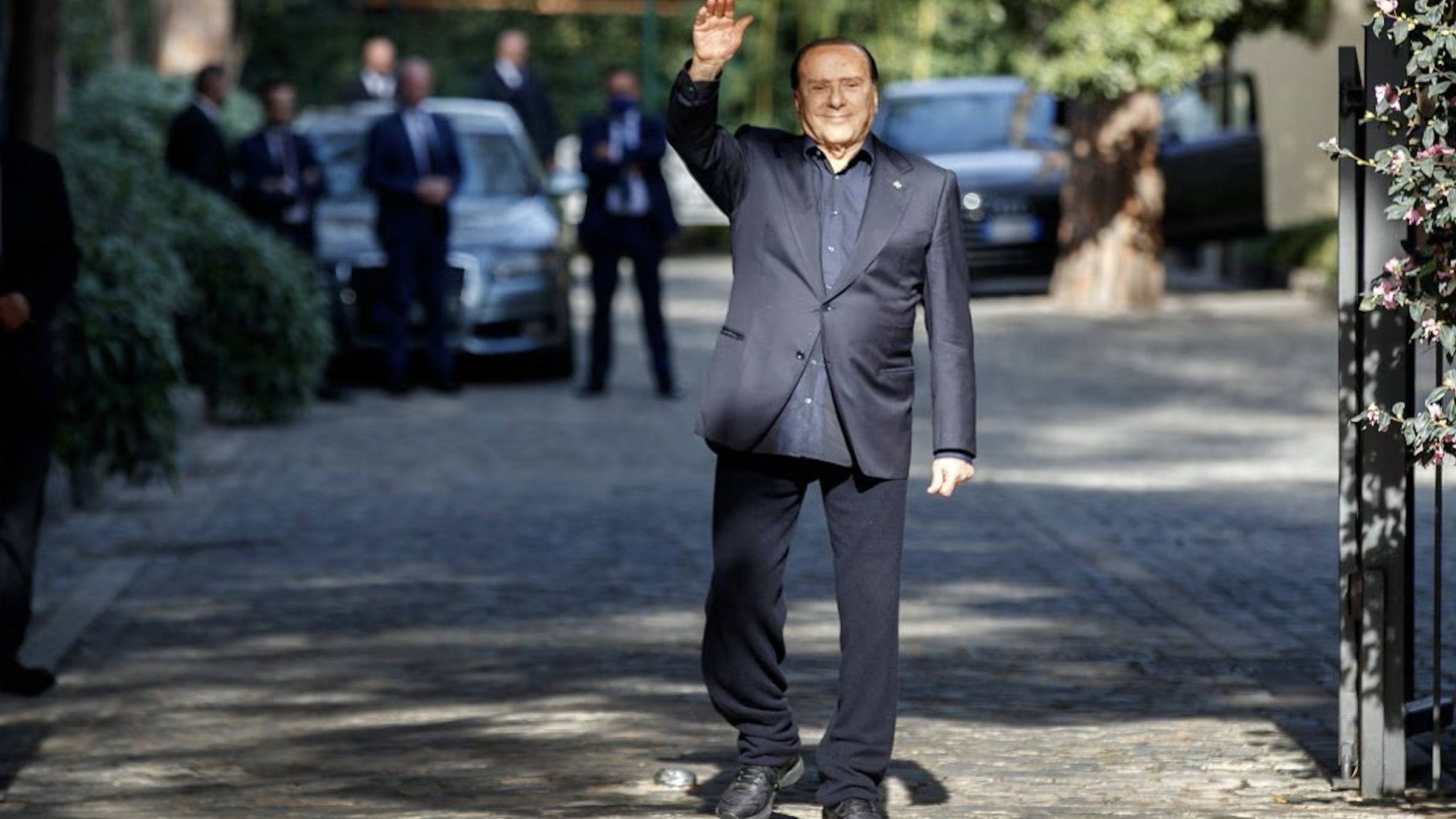 Tentato furto nella villa di Berlusconi sull’Appia a Roma: ladri entrati da una villa vicina