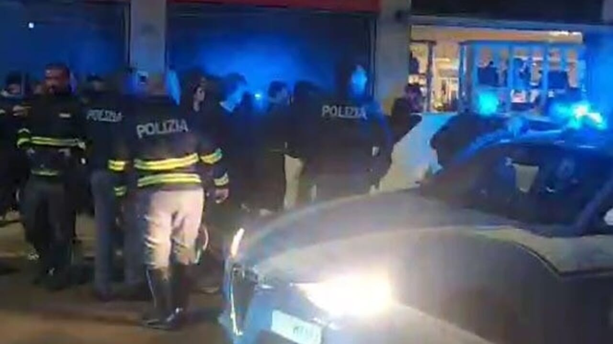 Lecce, il giocatore Andy Pelmard fermato dopo aver disseminato il panico in città. Era ubriaco alla guida: messo fuori rosa dal club