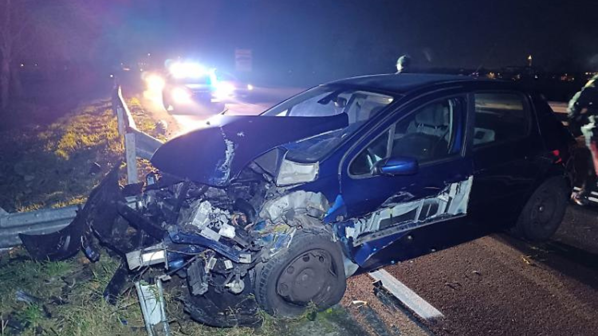 Crema, auto invade la corsia opposta: feriti un 64 e una 16enne