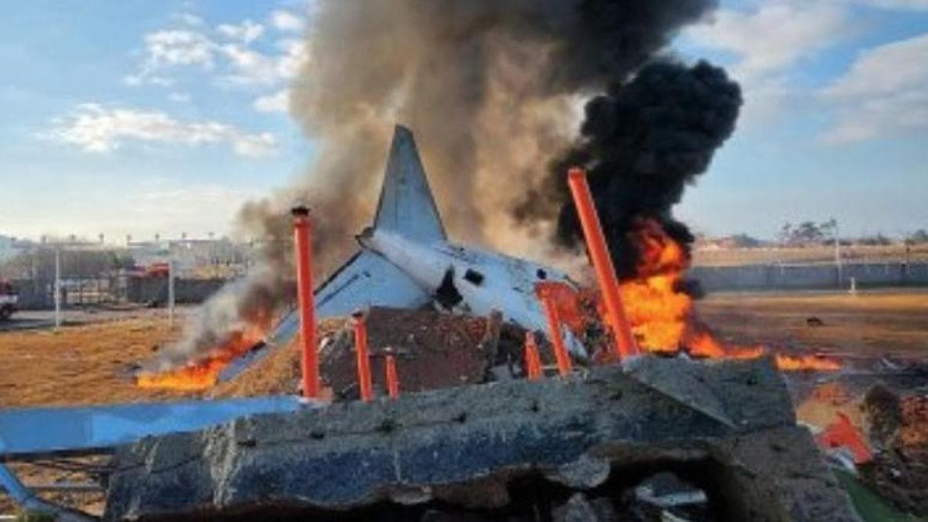 Incidente aereo a Muan: un Boeing 737 800 di Jeju Air si schianta durante l’atterraggio di emergenza