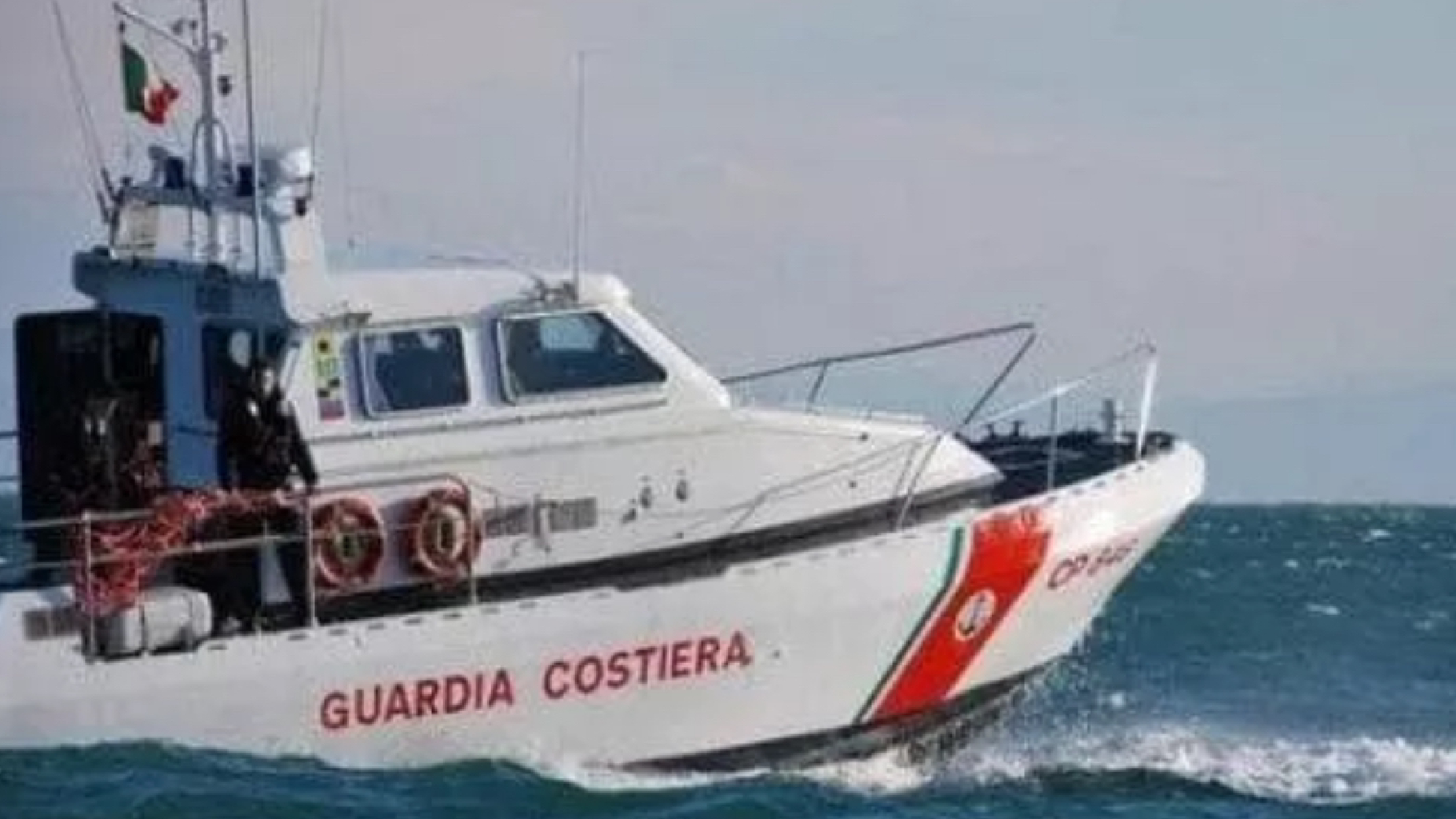 Naufragio al largo di Lampedusa: salvati sette migranti, venti dispersi